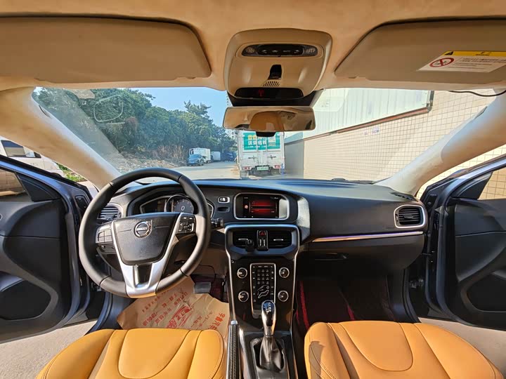 Volvo V40 2017 T 3 — фото 10