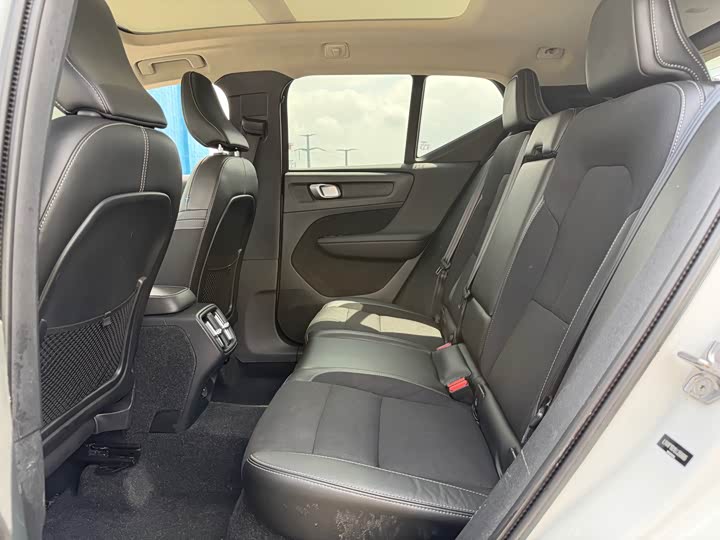 Volvo XC40 2020 T 3 — фото 6
