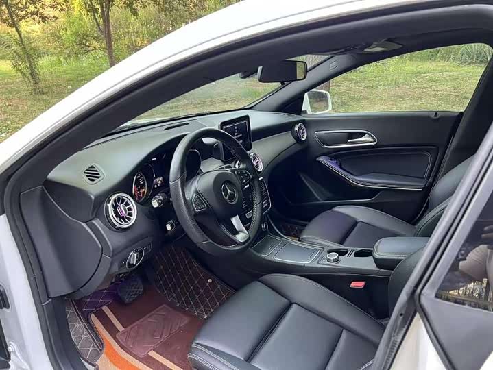 Mercedes-Benz CLA 2018 CLA 200 — фото 6
