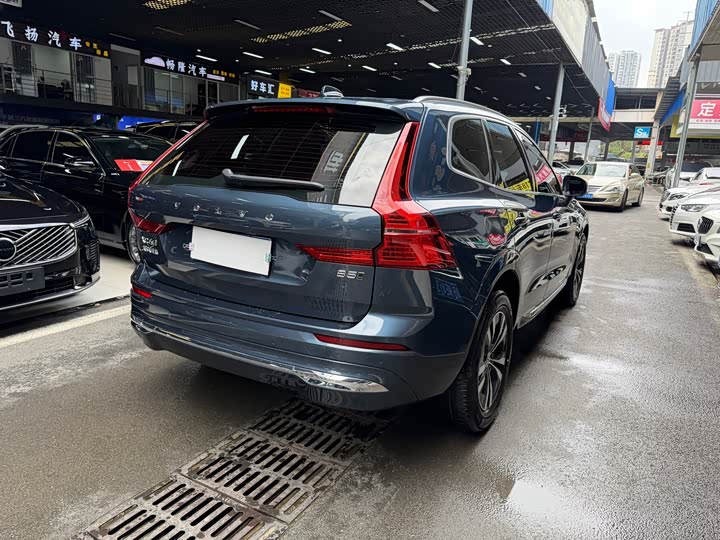Volvo XC60 2022 B 5 4 WD — фото 3
