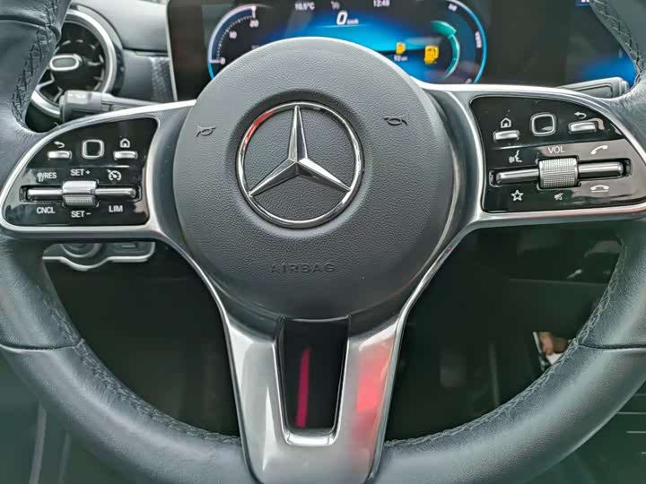 Mercedes-Benz A-Class 2021 A 200 — фото 7