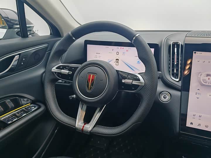 Hongqi HS3 PHEV 2024 115km — фото 16