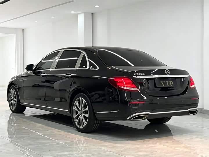 Mercedes-Benz E-Class E 200 L — фото 8