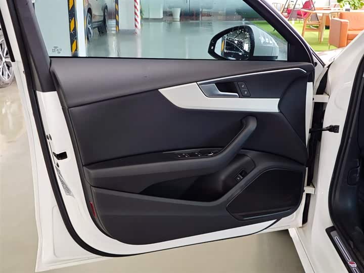 Audi A4L 2020 40 TFSI — фото 10