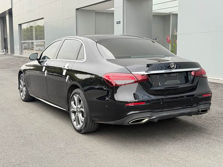 Mercedes-Benz E-Class 2020 E 300 L — фото 15