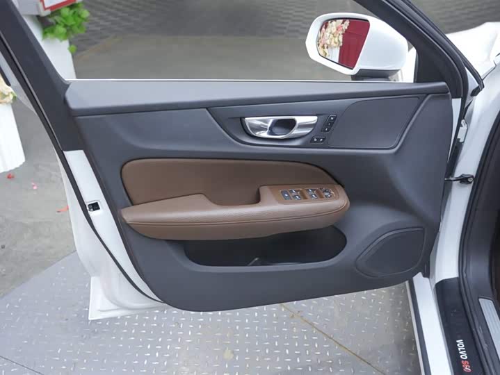 Volvo S60 2022 B 4 — фото 19