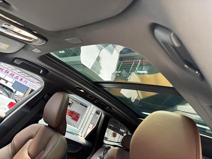 Volvo XC60 2022 B 5 4 WD — фото 7
