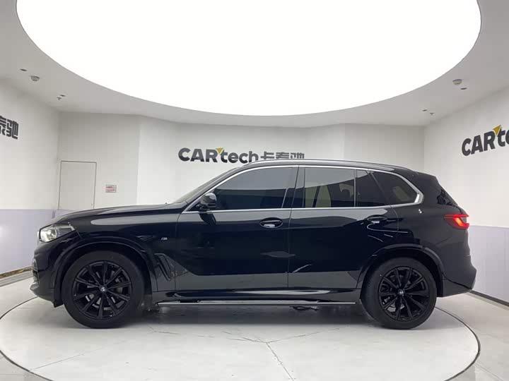BMW X5 2019 x Drive 40i M — фото 8