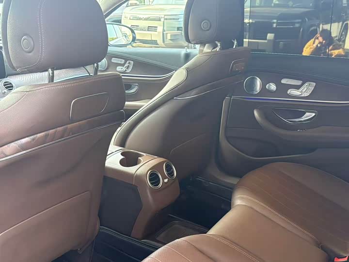 Mercedes-Benz E-Class 2017 E 300 L Luxury — фото 5