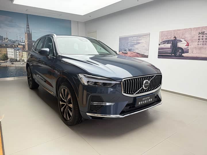 Volvo XC60 2025 B 5 4 WD — фото 3