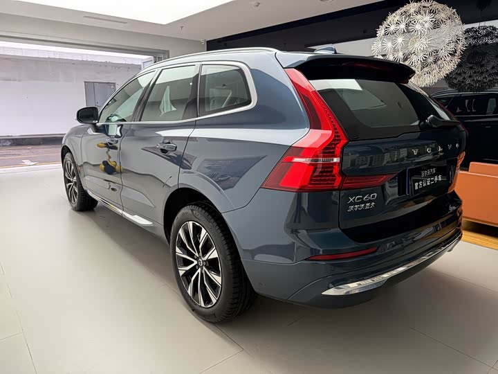 Volvo XC60 2025 B 5 4 WD — фото 10