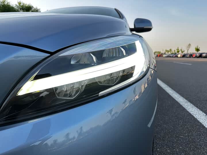 Volvo V 40 2019 T 3 — фото 19
