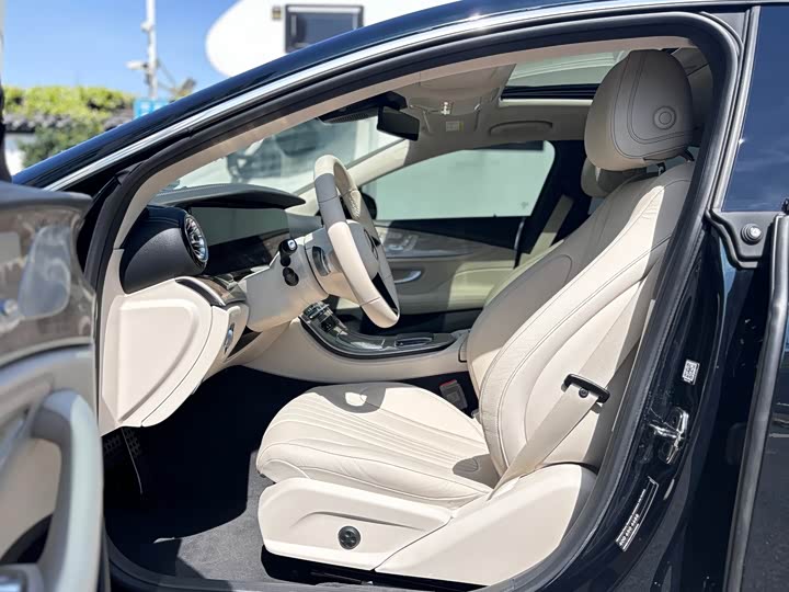 Mercedes-Benz CLS 2022 CLS 300 Luxury — фото 11