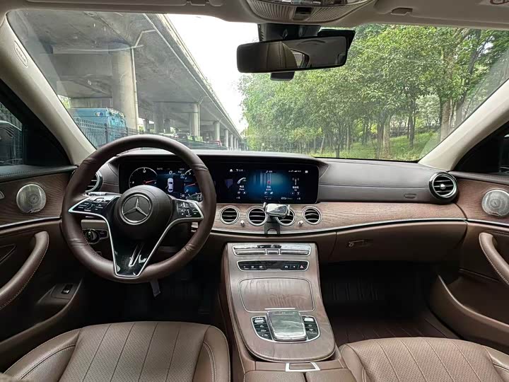 Mercedes-Benz E-Class 2023 E 300 L Luxury — фото 9