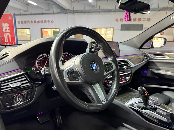 BMW 6-Series 2018 630i M — фото 13
