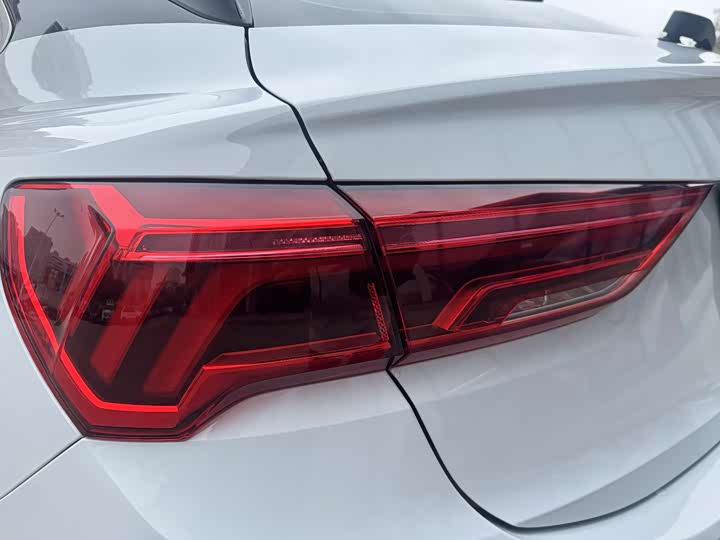 Audi Q3 Sportback 2020 40 TFSI — фото 28