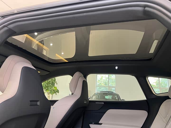 Volvo XC70 Hybrid 2026 4 WD Core — фото 11
