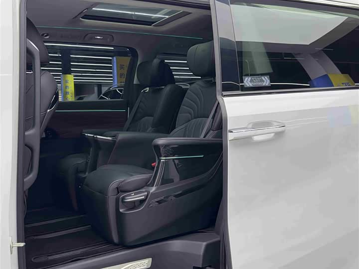 Trumpchi M8 2024 Hybrid — фото 7
