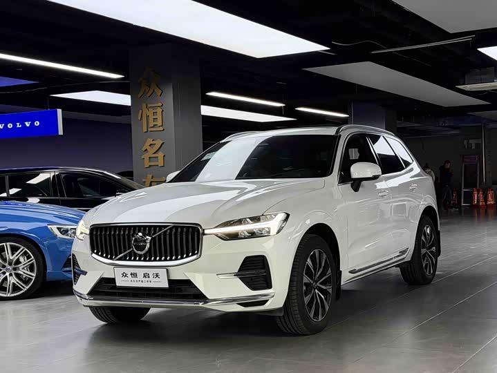 Volvo XC60 2024 B 5 4 WD — фото 1