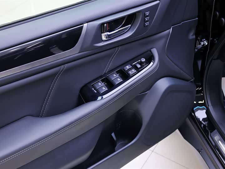 Subaru Outback — фото 18