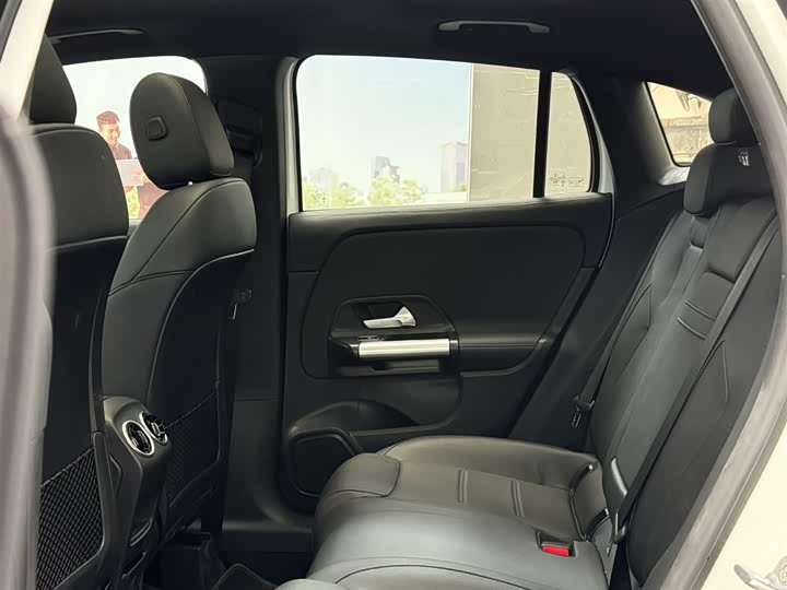 Mercedes-Benz GLA 2024 GLA 220 — фото 10