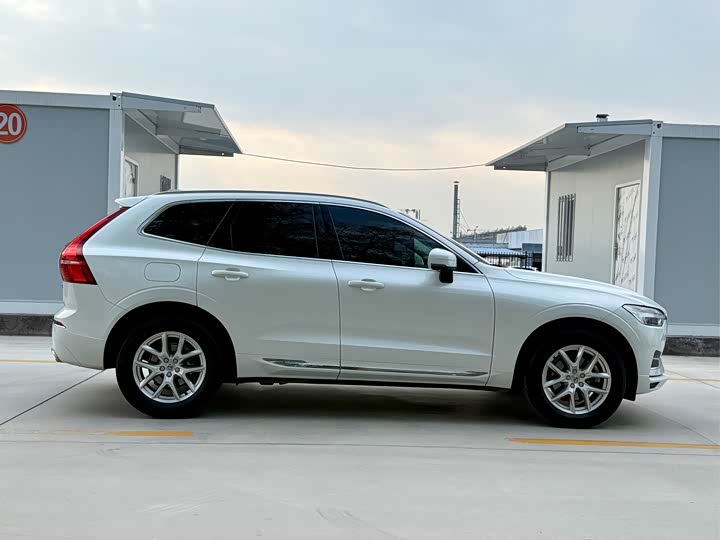 Volvo XC60 2020 T 5 4 WD — фото 4