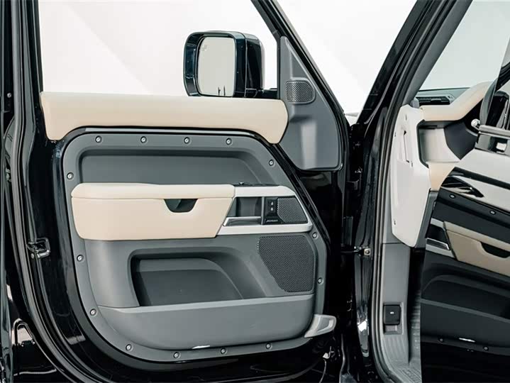 Land Rover Defender — фото 20