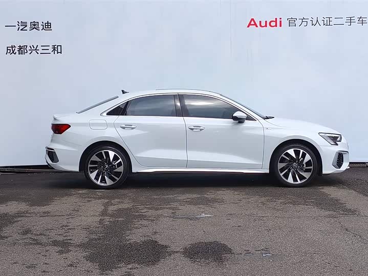 Audi A3 2024 A 3 L Limousine 35 TFSI Sport — фото 3