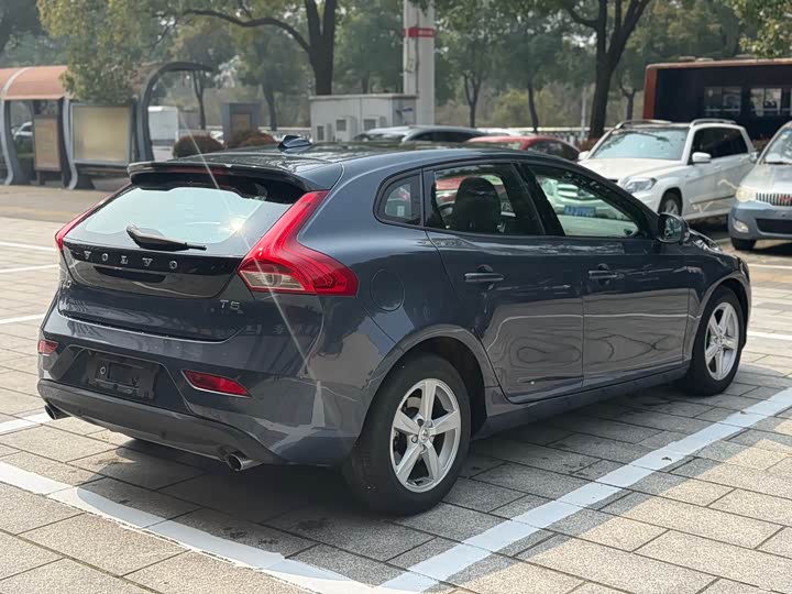 Volvo V40 2017 T 3 — фото 7