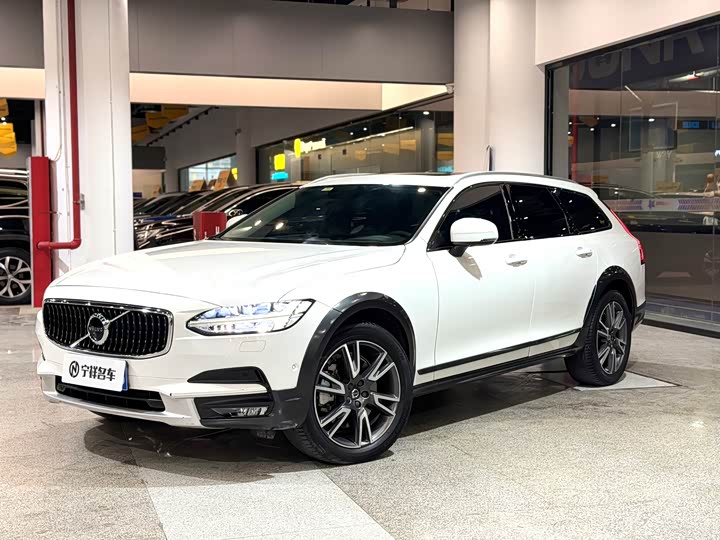 Volvo V90 2017 Cross Country T 5 AWD — фото 1
