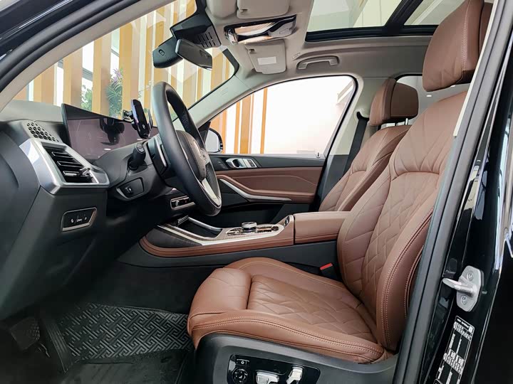 BMW X7 2024 x Drive 40i Leading — фото 8