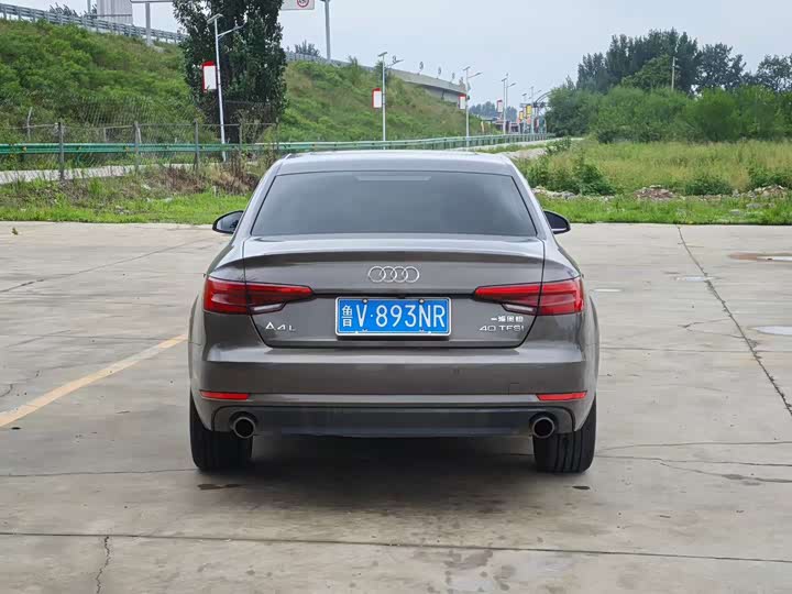 Audi A4L 40 TFSI стиль — фото 5