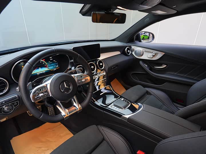 Mercedes-Benz C-Class 2021 AMG C 63 — фото 8