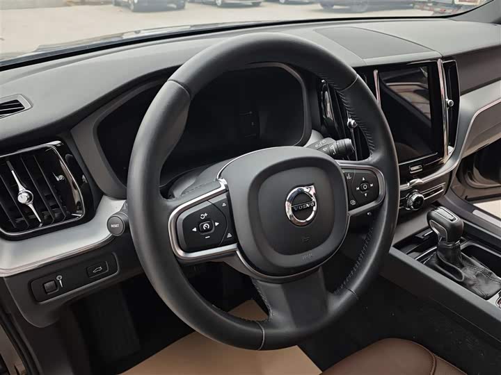 Volvo XC60 2021 T 5 4 WD — фото 15