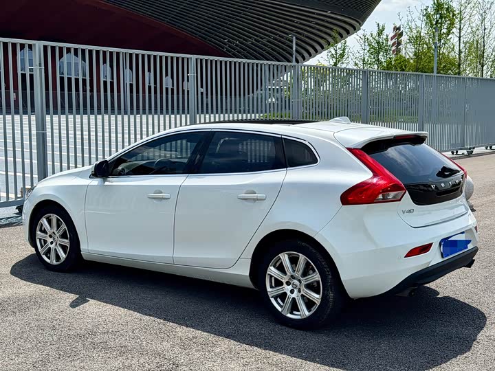 Volvo V40 2017 T 3 — фото 6