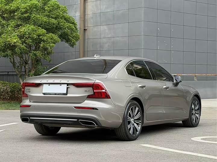 Volvo S60 2022 B 4 — фото 5