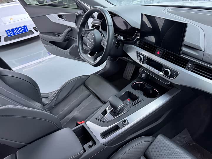 Audi A4L 40 TFSI люкс-динамик — фото 15