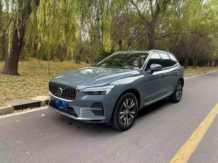 Volvo XC60 2024 B 5 4 WD — фото 1