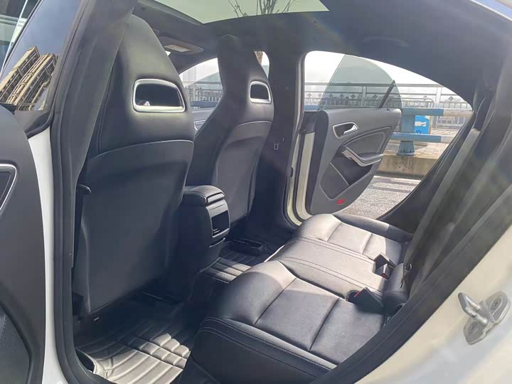 Mercedes-Benz CLA 2017 CLA 200 — фото 8