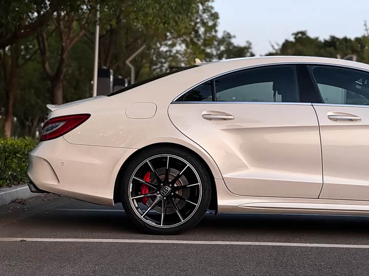 Mercedes-Benz CLS 2015 AMG CLS 63 4 MATIC — фото 11