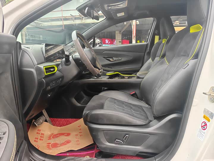 Changan UNI-T 2022 1.5 T Premium — фото 6