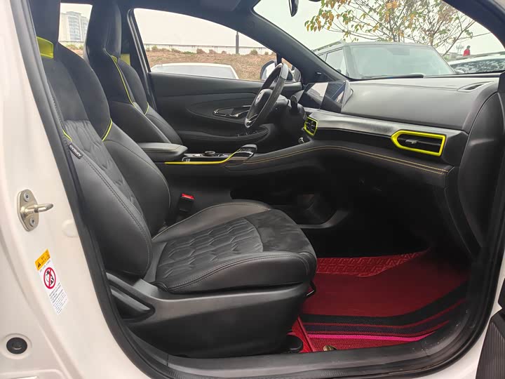 Changan UNI-T 2022 1.5 T Premium — фото 7