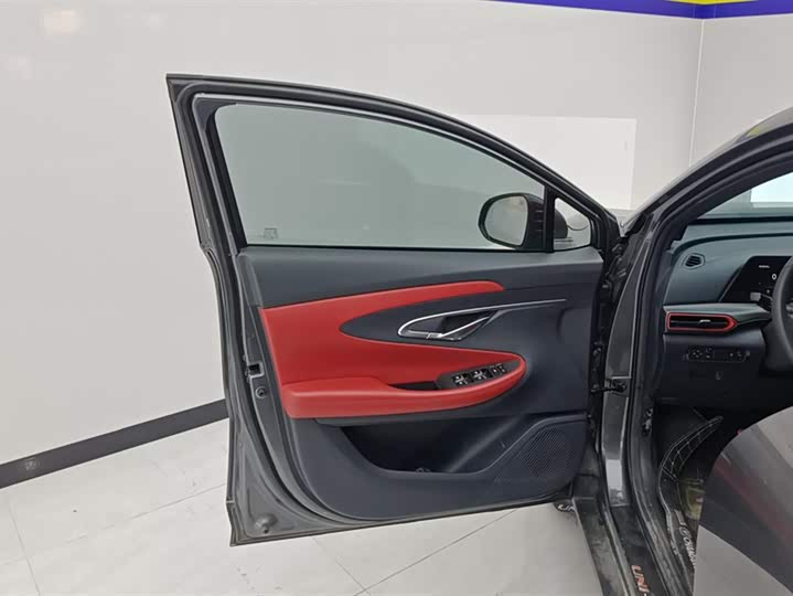 Changan UNI-T 2020 1.5 T Premium — фото 7