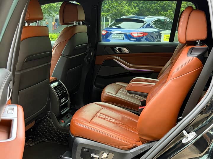 BMW X7 2020 x Drive 40i M — фото 9