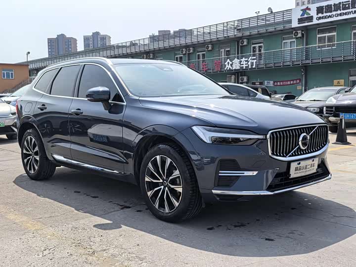 Volvo XC60 2023 B 5 4 WD — фото 3