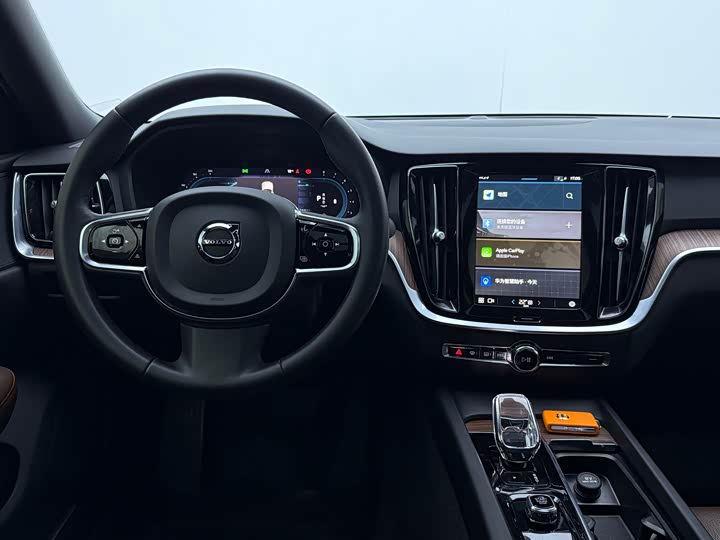Volvo S60 2023 B 4 — фото 16