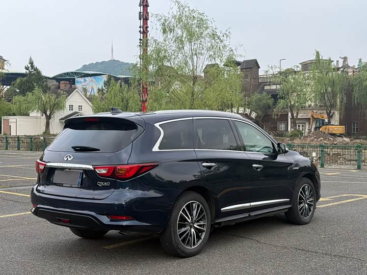 Infiniti QX60 2016 2.5 S/C Hybrid 2 WD V — фото 4