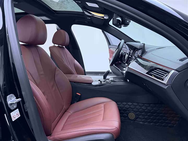 BMW 5-Series 2018 530 Li x Drive M — фото 9