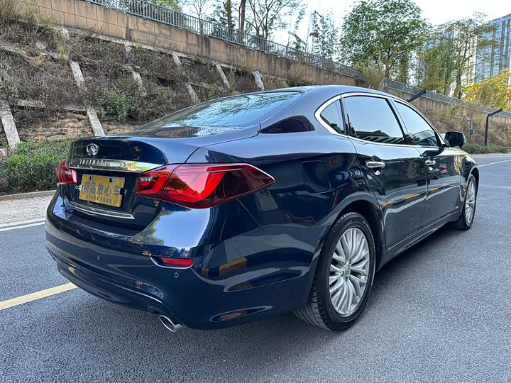 Infiniti Q70 2019 Q 70 L 2.0 T — фото 5