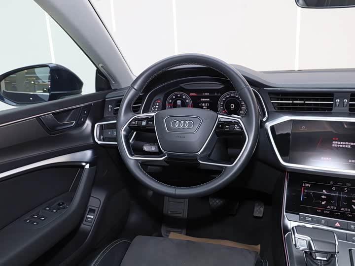 Audi A7L 2024 45 TFSI S-line — фото 30